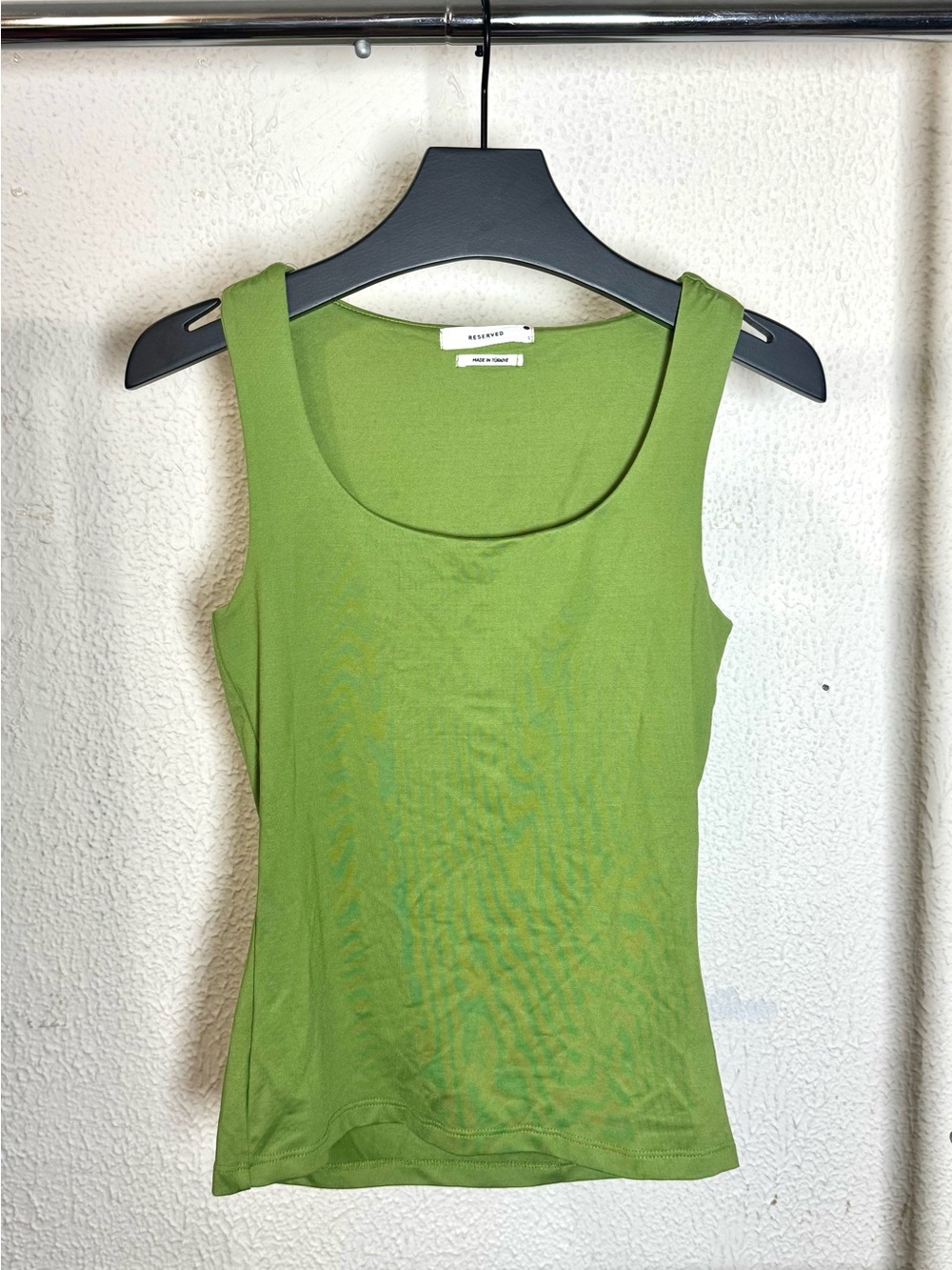 Reserved Green Fitted Scoop Neck Tank Top Size S